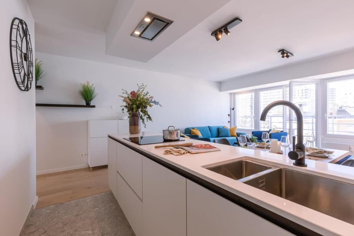 Huswell - Lovely Apartment With Lateral Sea View And Parking Ostende Exterior foto